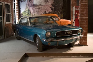 313-8726 Auto World Museum - Mustang